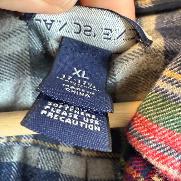 Lands End Plaid Flannel Shirt Traditional Fit Men's XL Red Blue Green - Picture 6 of 8